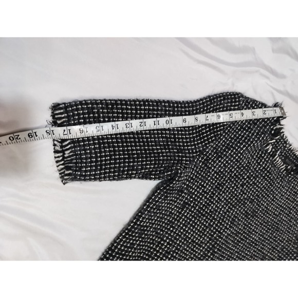 Roolee Brand Sweater Style Blouse with 3 Quarter Sleeves - Picture 9 of 9